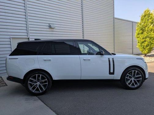 2025 Land Rover Range Rover P400 SE 7 Seat