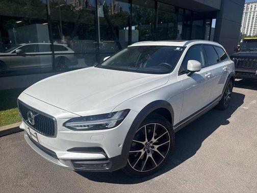 2018 Volvo V90 Cross Country T6