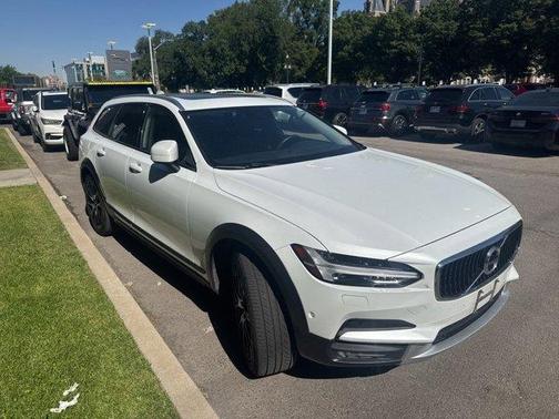 2018 Volvo V90 Cross Country T6