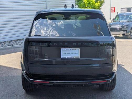 Charente Grey 2026 Land Rover Range Rover P400 SE 7 Seat