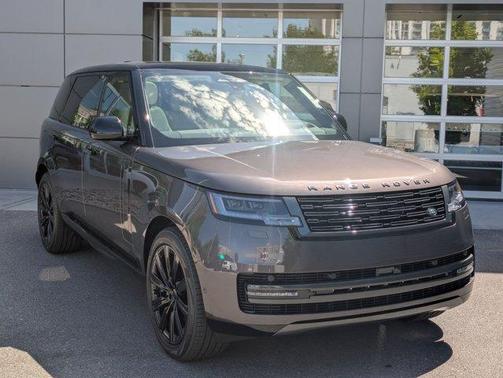 Charente Grey 2026 Land Rover Range Rover P400 SE 7 Seat
