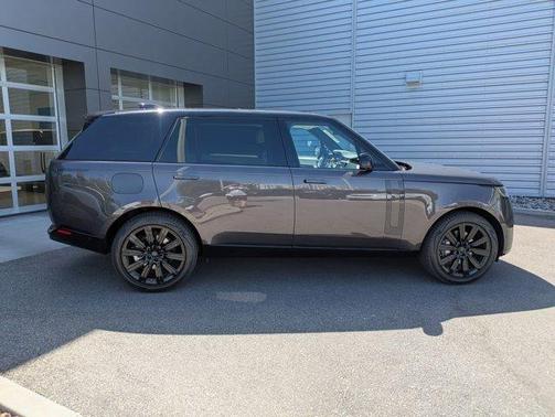 Charente Grey 2026 Land Rover Range Rover P400 SE 7 Seat