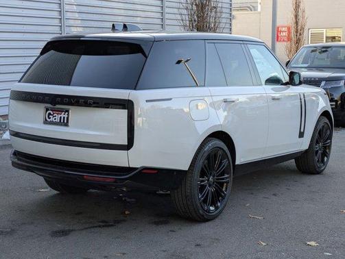 2025 Land Rover Range Rover P530 SE