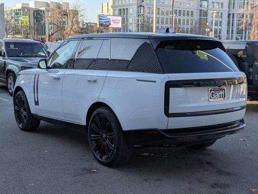 2025 Land Rover Range Rover P530 SE