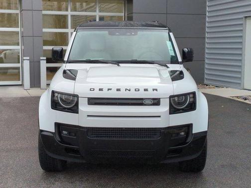 2026 Land Rover Defender P400 X-Dynamic SE