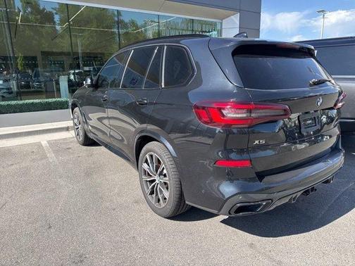 2022 BMW X5 M50i