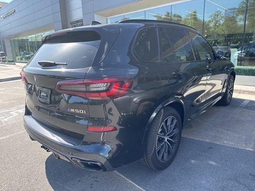 2022 BMW X5 M50i