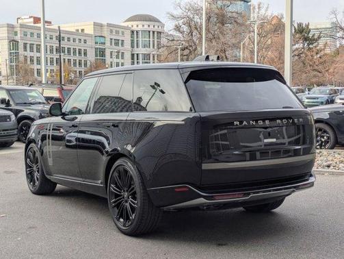 2025 Land Rover Range Rover P530 SE