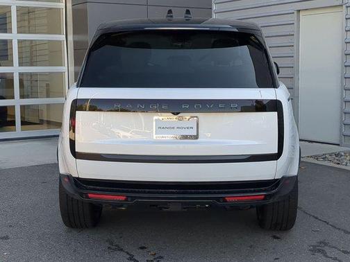 Ostuni Pearl White 2026 Land Rover Range Rover P530 SE