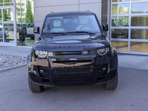 Santorini Black 2026 Land Rover Defender P400 X-Dynamic SE