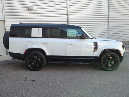 2026 Land Rover Defender P500 V8