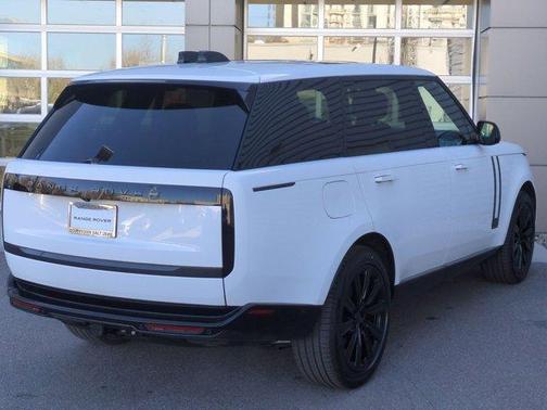 2026 Land Rover Range Rover P400 SE 7 Seat