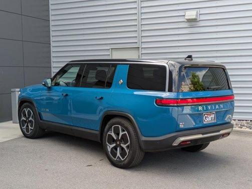 2024 Rivian R1S Adventure