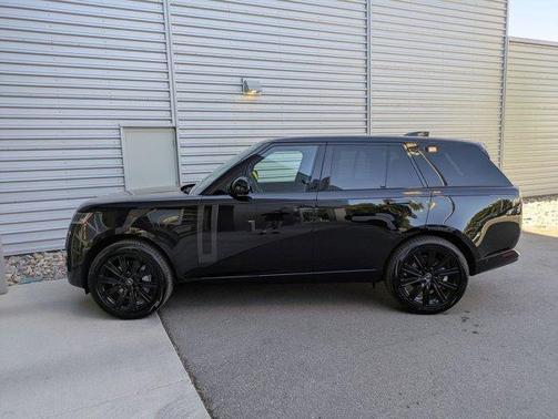 2025 Land Rover Range Rover P400 SE