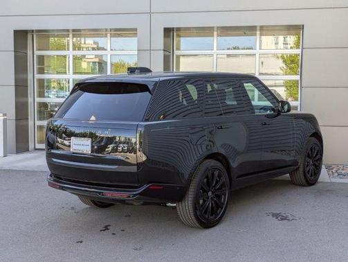 2025 Land Rover Range Rover P400 SE
