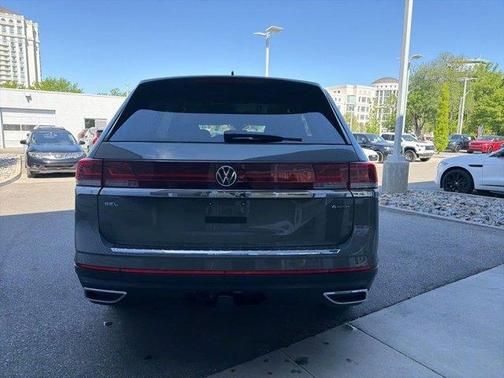 Pure Gray 2025 Volkswagen Atlas 2.0T SEL