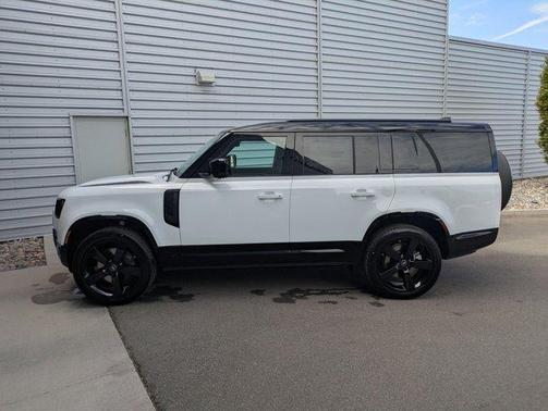 2025 Land Rover Defender P400 X-Dynamic SE