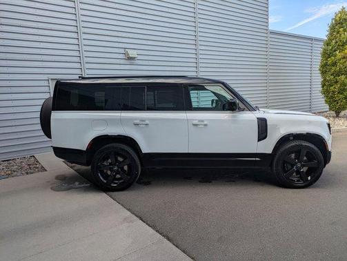 2025 Land Rover Defender P400 X-Dynamic SE