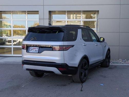 2024 Land Rover Discovery P360 Dynamic SE