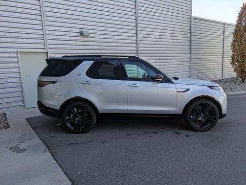 2024 Land Rover Discovery P360 Dynamic SE