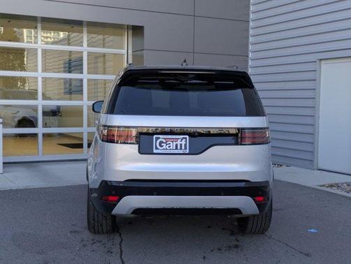 2024 Land Rover Discovery P360 Dynamic SE