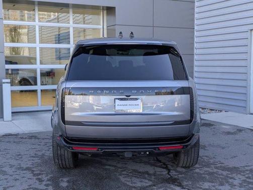 2026 Land Rover Range Rover P400 SE