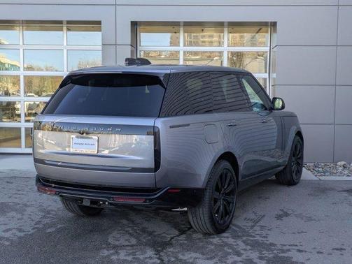 2026 Land Rover Range Rover P400 SE