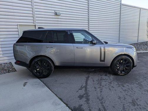 2026 Land Rover Range Rover P400 SE