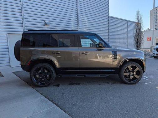 2026 Land Rover Defender 110 X-Dynamic SE