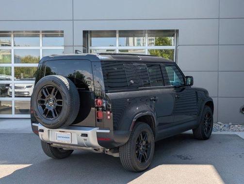 2024 Land Rover Defender 110 P400 S