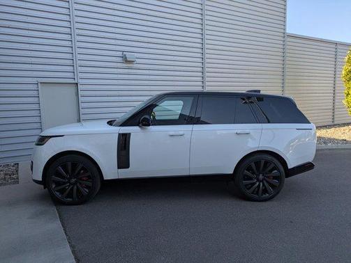 2025 Land Rover Range Rover P615 SV