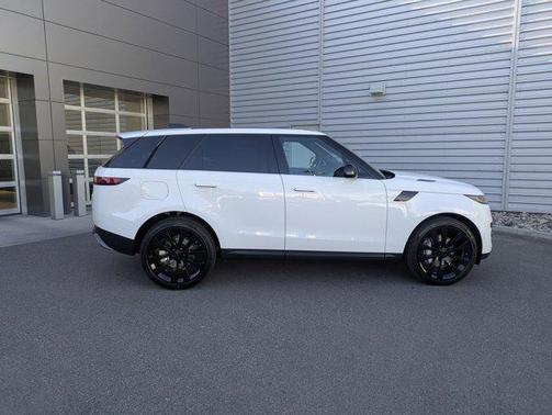 Fuji White 2026 Land Rover Range Rover Sport P360 SE
