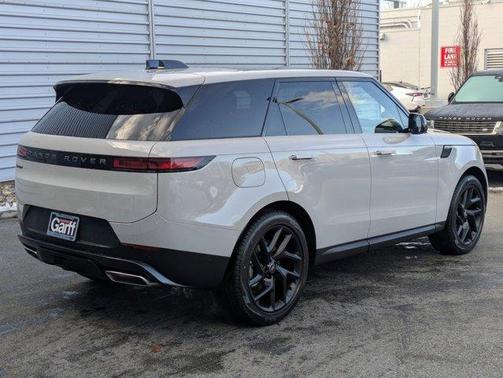 2025 Land Rover Range Rover Sport P360 SE