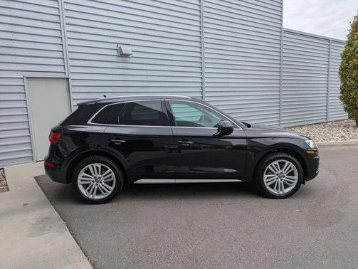 2020 Audi Q5 40 Premium Plus