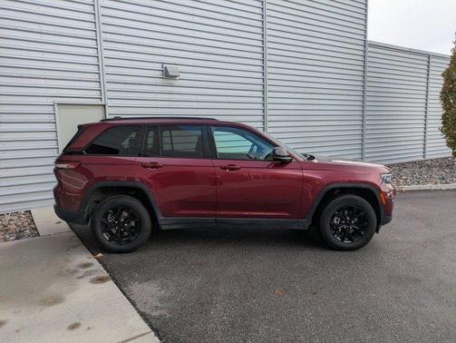 2024 Jeep Grand Cherokee Laredo