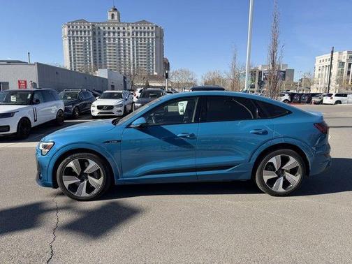 2021 Audi e-tron Prestige