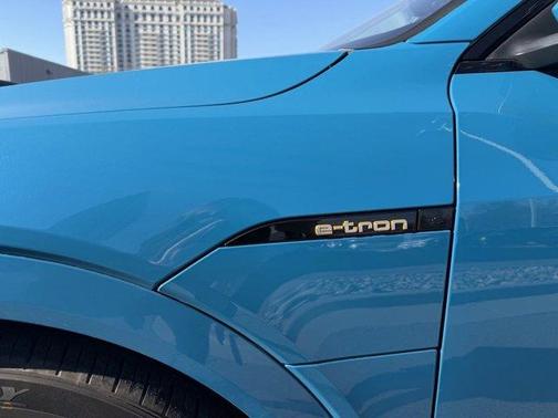 2021 Audi e-tron Prestige