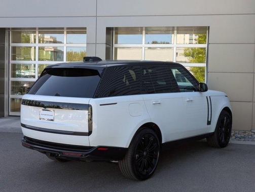 2025 Land Rover Range Rover P400 SE