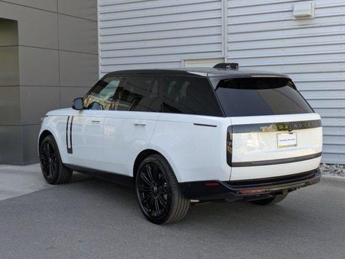 2025 Land Rover Range Rover P400 SE