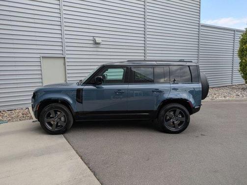 2025 Land Rover Defender P400 X-Dynamic SE