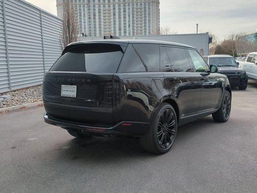 2026 Land Rover Range Rover P530 SE 7 Seat