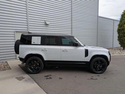 2023 Land Rover Defender 110 V8