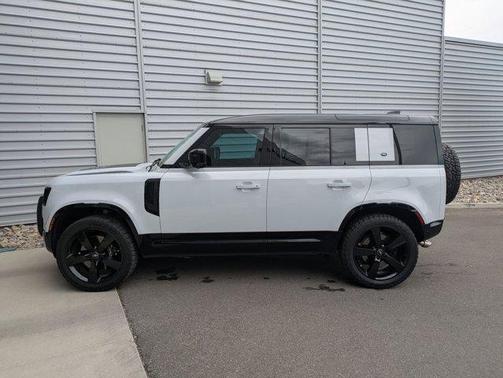 2023 Land Rover Defender 110 V8