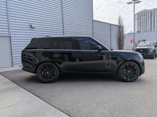 2025 Land Rover Range Rover P400 SE
