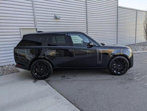 2025 Land Rover Range Rover P400 SE