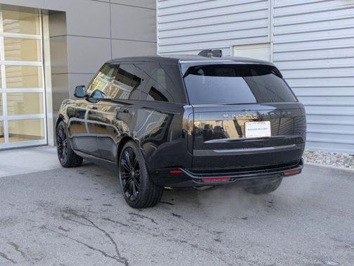 2025 Land Rover Range Rover P400 SE