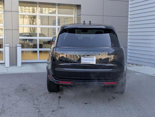 2025 Land Rover Range Rover P400 SE