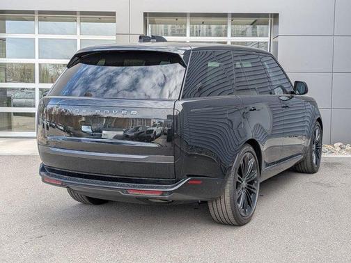 2025 Land Rover Range Rover P400 SE