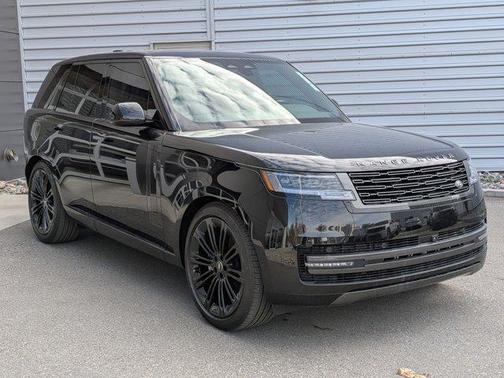 2025 Land Rover Range Rover P400 SE