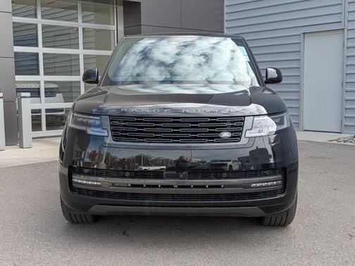 2025 Land Rover Range Rover P400 SE
